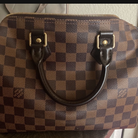 Authentic Lv purse (Speedy 25)SOLD - Picture 2 of 6